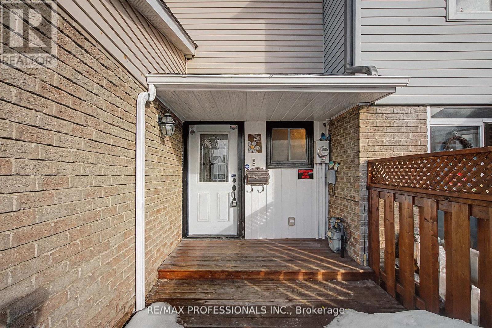 180 Royal Salisbury Way, Brampton, Ontario  L6V 3J9 - Photo 3 - W13081328