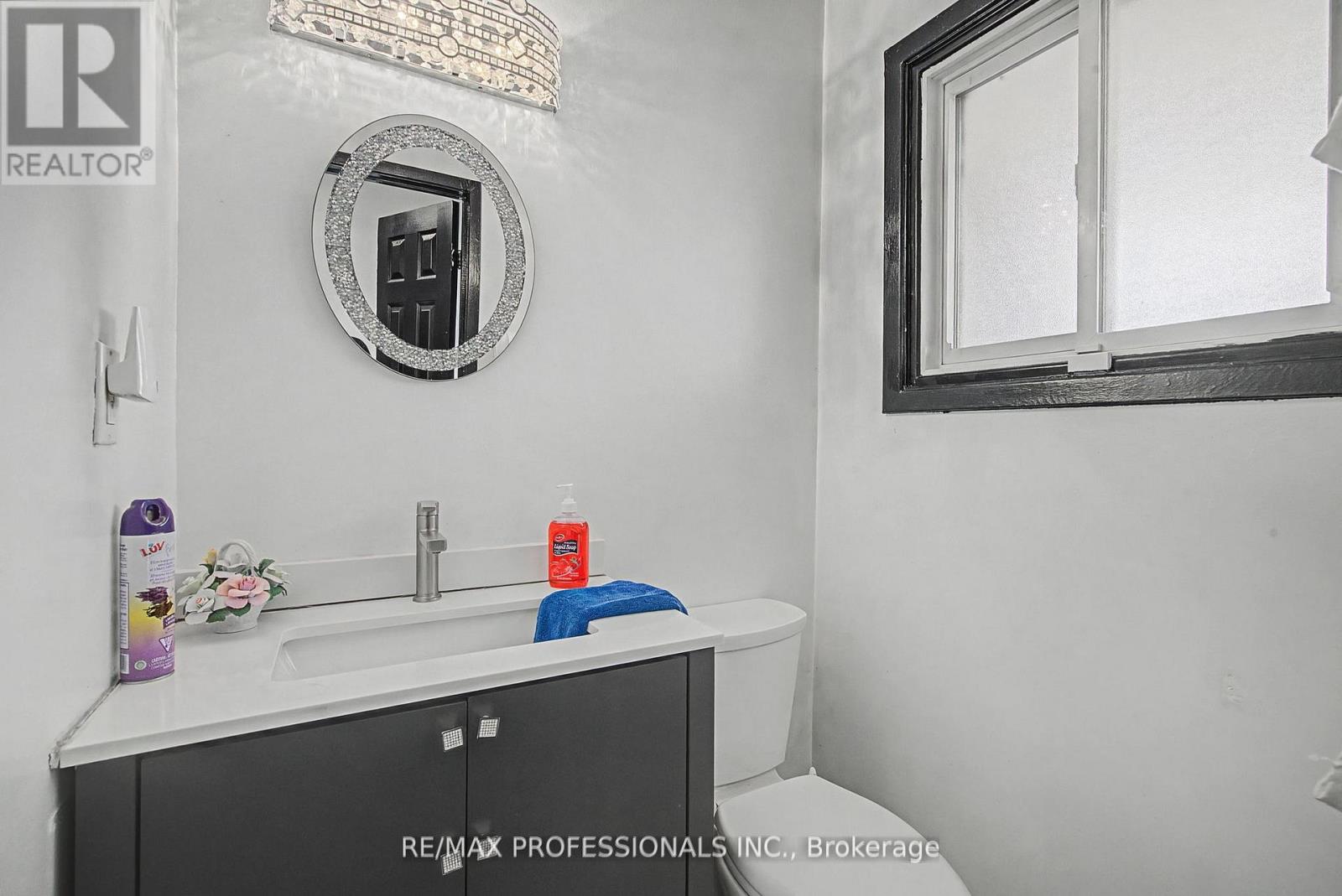 180 Royal Salisbury Way, Brampton, Ontario  L6V 3J9 - Photo 7 - W13081328