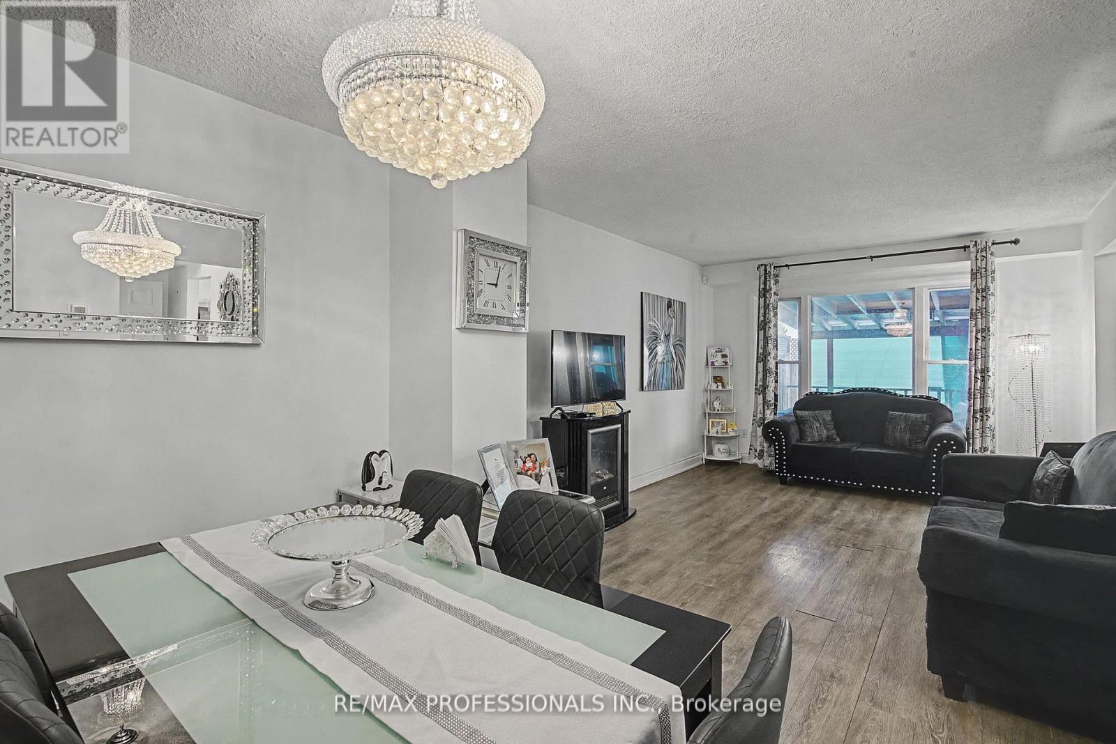 180 Royal Salisbury Way, Brampton, Ontario  L6V 3J9 - Photo 8 - W13081328