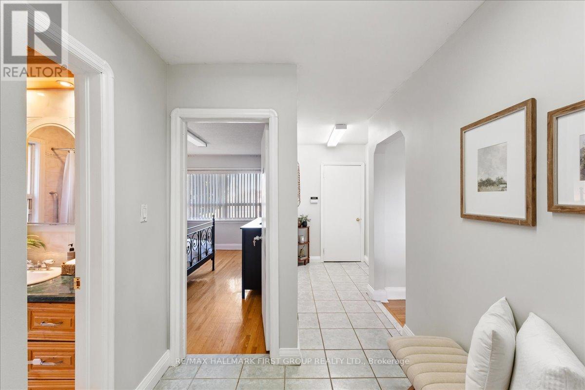 2690 Islington Avenue, Toronto, Ontario  M9V 2X5 - Photo 5 - W13081336