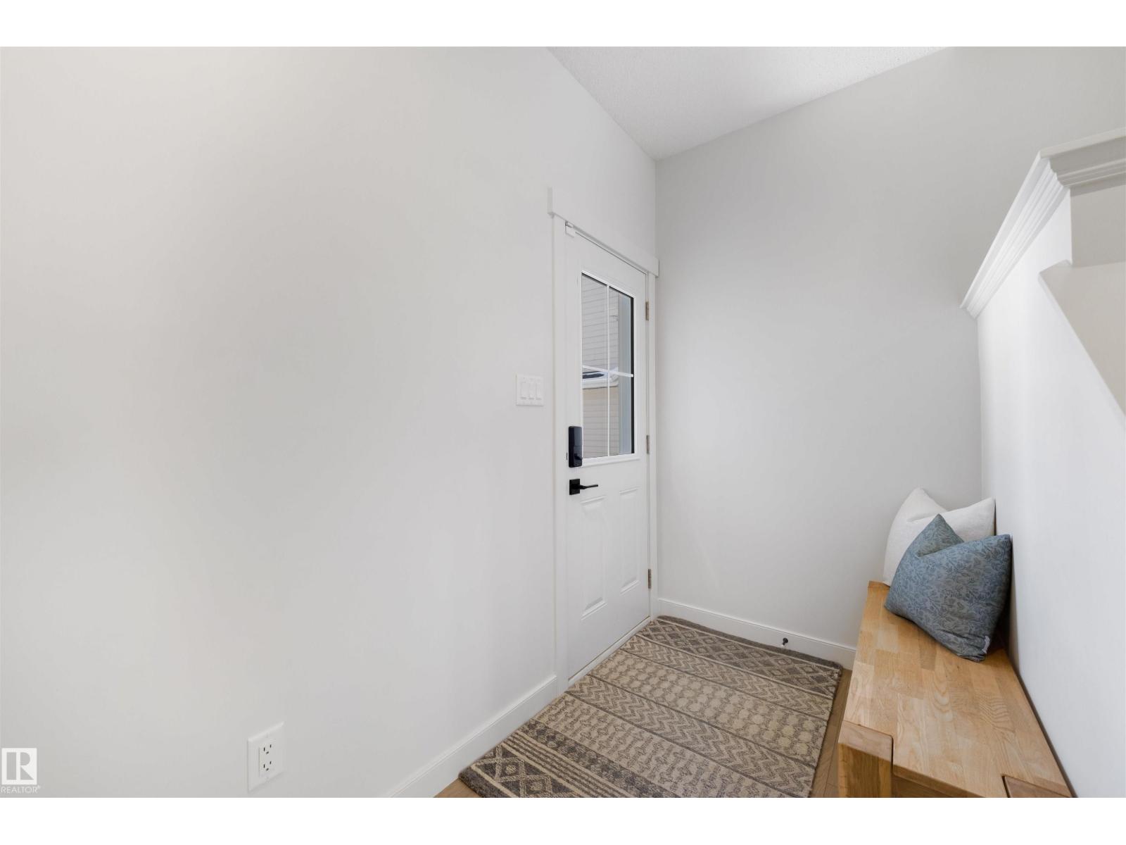 11987 34 Av Sw, Edmonton, Alberta  T6W 4Y2 - Photo 2 - E4485662