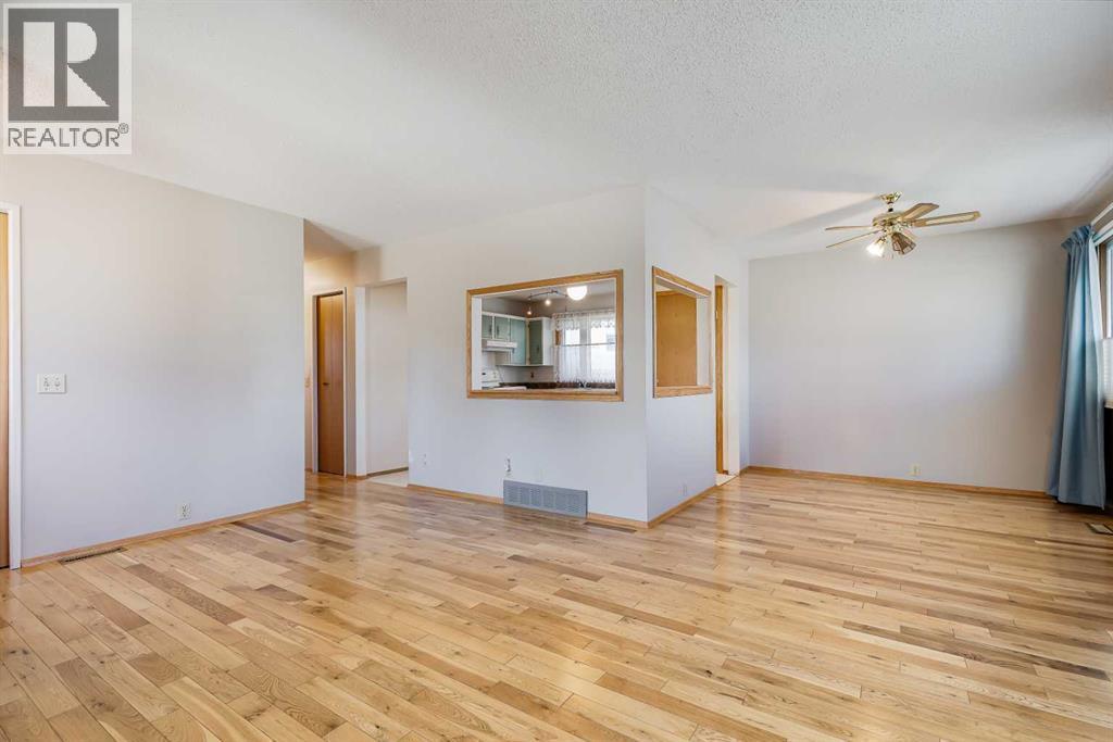 226 Huntington Close Ne, Calgary, Alberta  T2K 5B4 - Photo 8 - A2306386