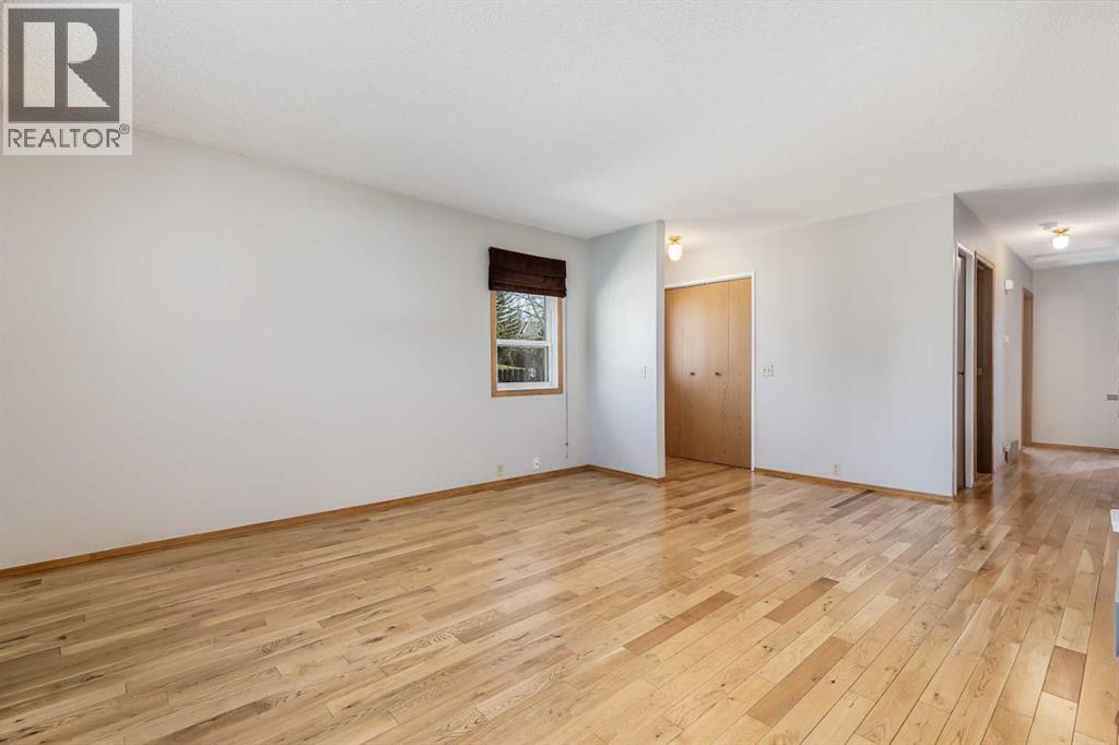 226 Huntington Close Ne, Calgary, Alberta  T2K 5B4 - Photo 7 - A2306386