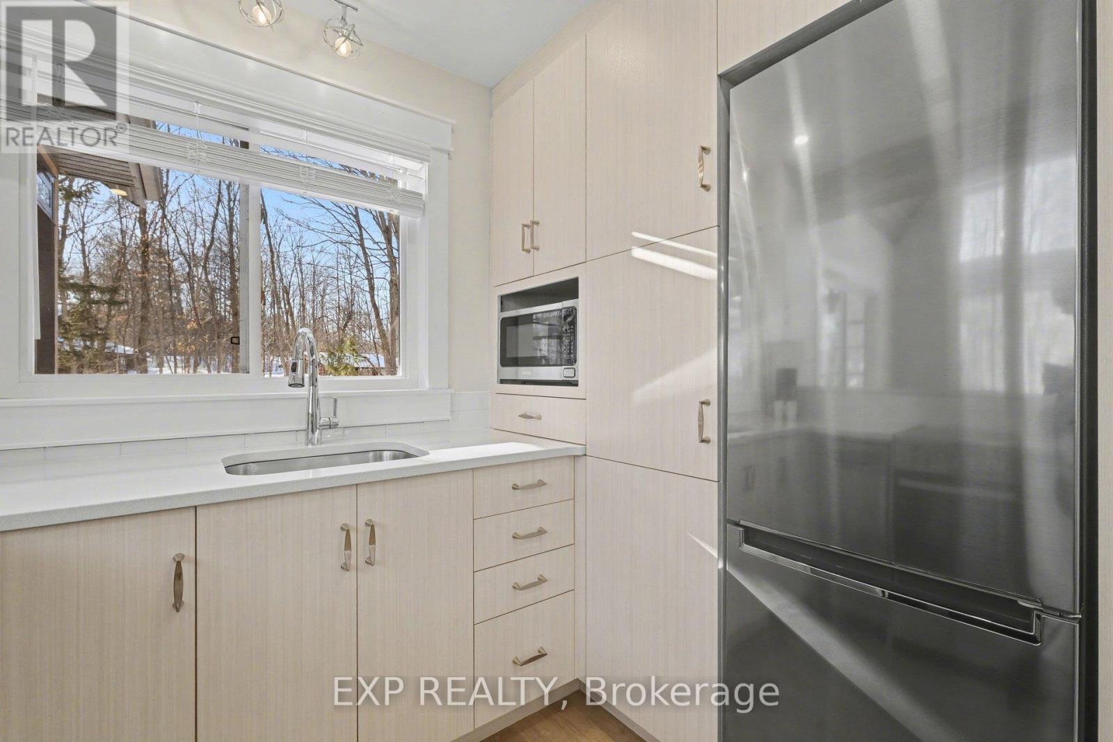 20 Crestview Drive, Greater Madawaska, Ontario  K0J 1H0 - Photo 14 - X12857374