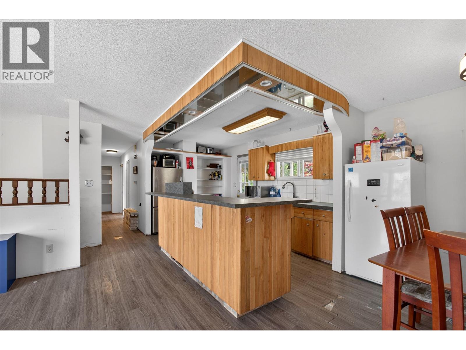 2647 Springfield Road, Kelowna, British Columbia  V1X 1B9 - Photo 5 - 10381944