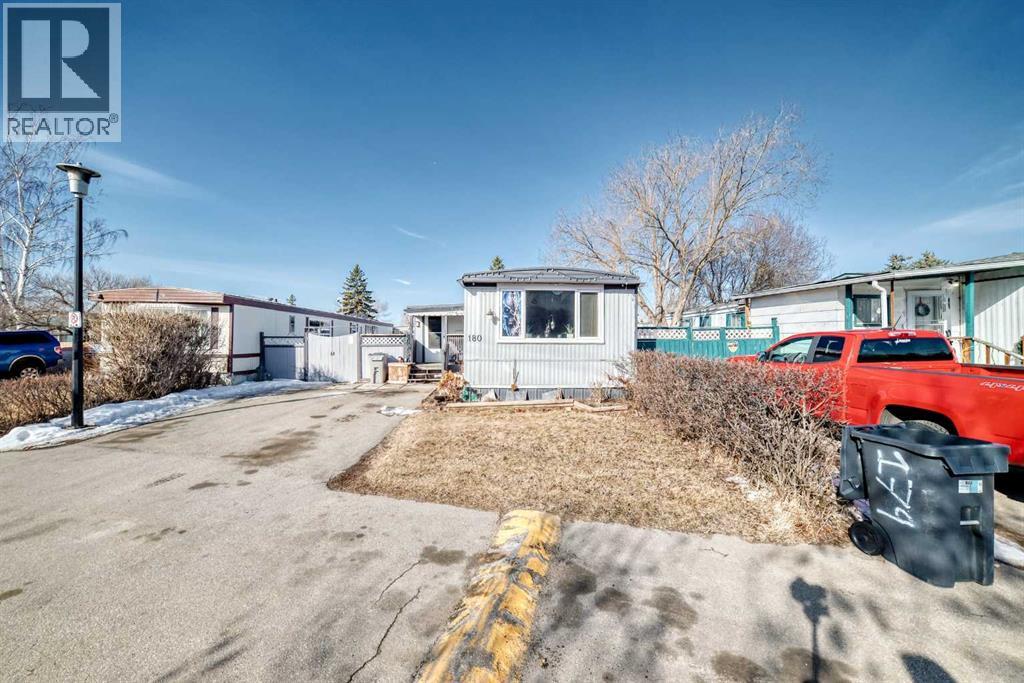180, 6724 17 Avenue SE, Calgary, Alberta  T2A 0W5 - Photo 3 - A2300154