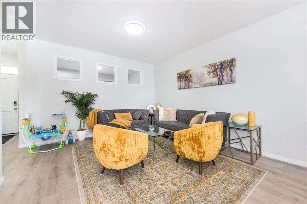 31 Cornerbrook Avenue Ne, Calgary, Alberta  T3N 1M1 - Photo 3 - A2307540