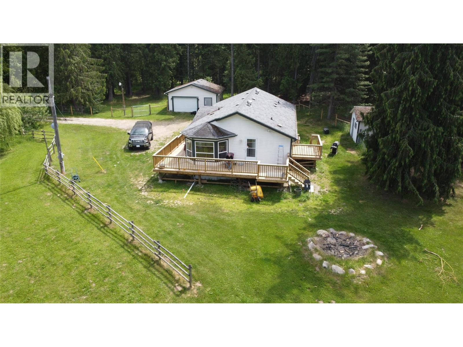 5060 Tatlow Road, Salmon Arm, British Columbia