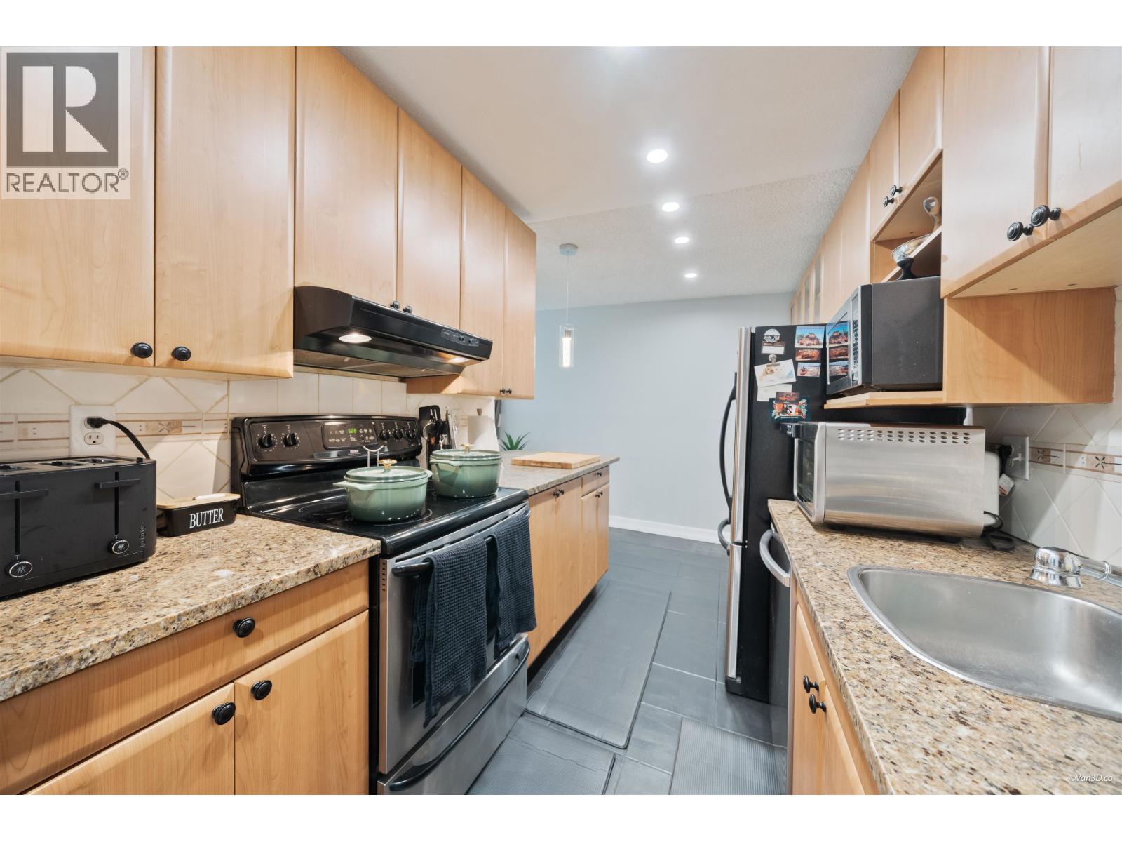 107 3911 Carrigan Crescent, Burnaby, British Columbia  V3N 4J7 - Photo 11 - R3119165