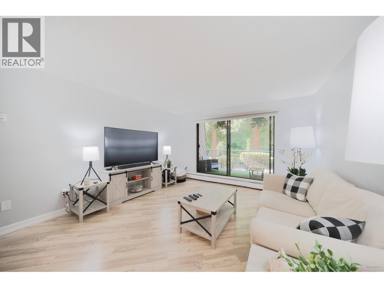 107 3911 Carrigan Crescent, Burnaby, British Columbia  V3N 4J7 - Photo 2 - R3119165