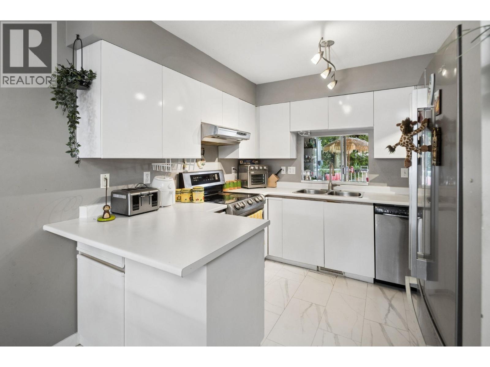 Th28 2590 Panorama Drive, Coquitlam, British Columbia  V3E 2W9 - Photo 12 - R3119188