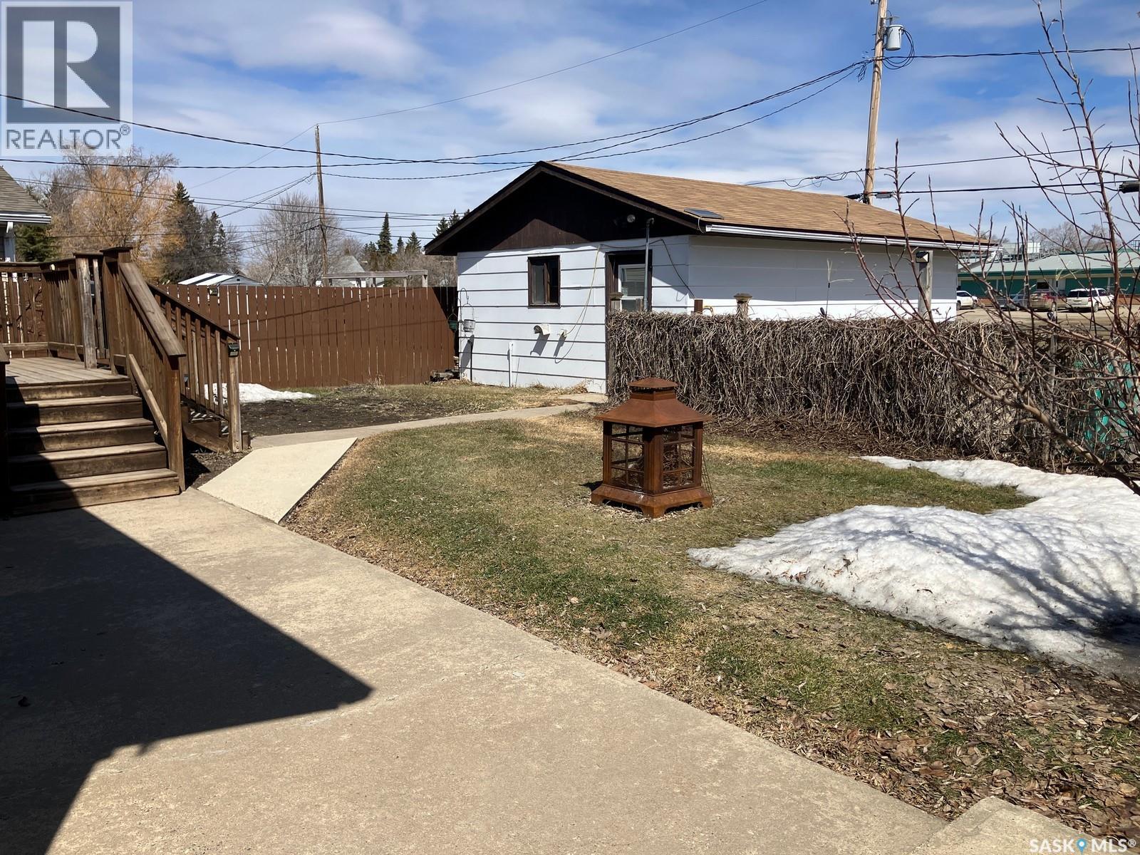 1103 3rd Street W, Nipawin, Saskatchewan  S0E 1E0 - Photo 2 - SK031806