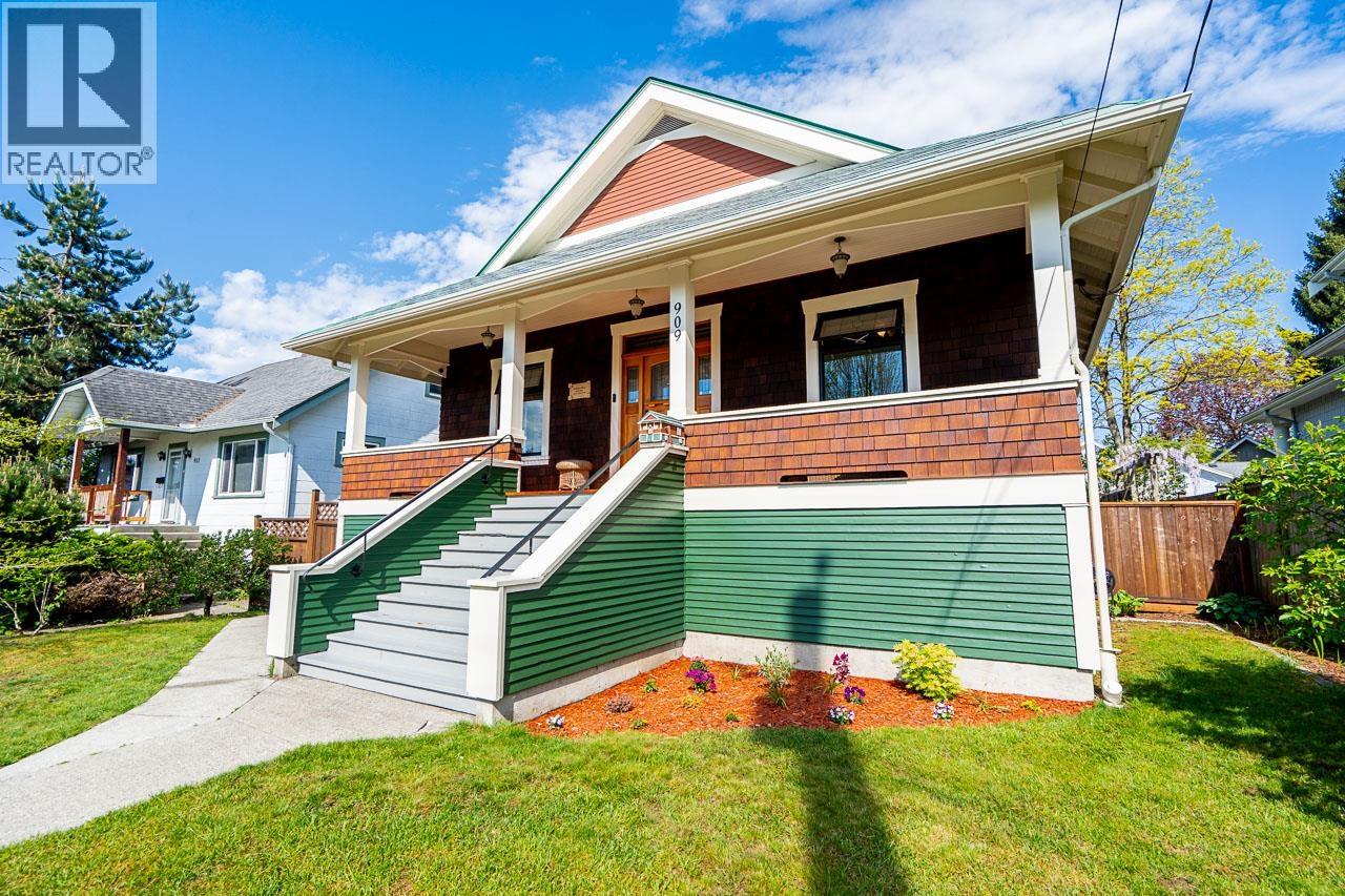 909 Dublin Street, New Westminster, British Columbia  V3M 2Y5 - Photo 2 - R3119151