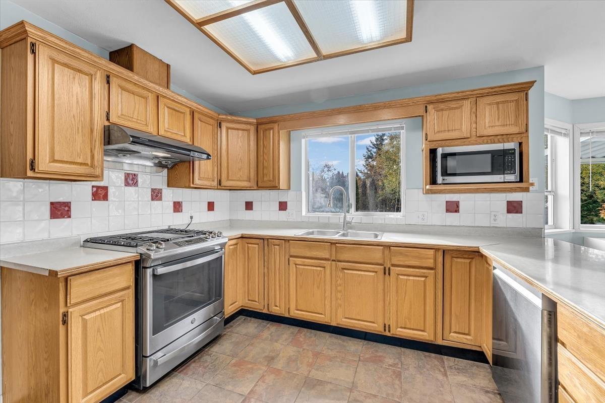 14906 83a Avenue, Surrey, British Columbia  V3S 7S1 - Photo 9 - R3105418