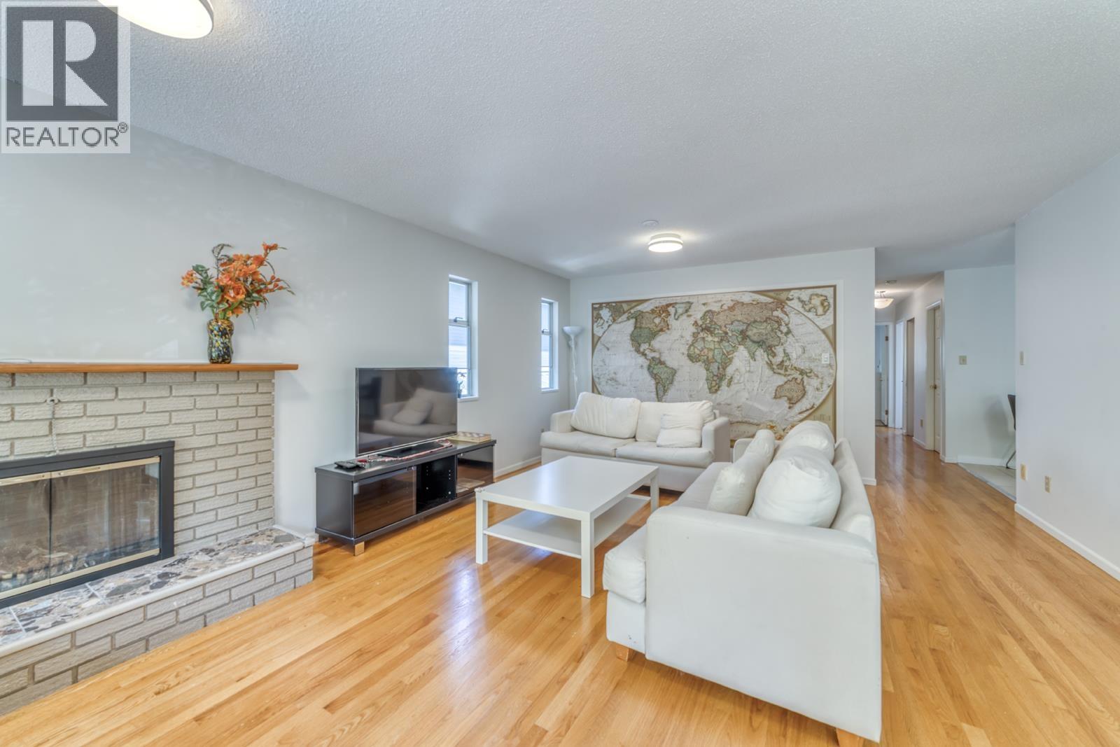 Upper 4533 W 16th Ave, Vancouver, British Columbia  V6R 3E8 - Photo 2 - R3102649