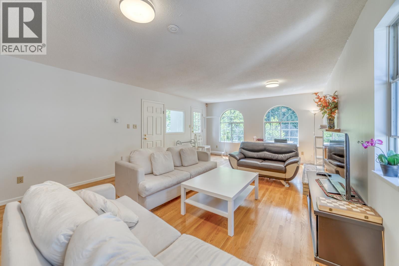 Upper 4533 W 16th Ave, Vancouver, British Columbia  V6R 3E8 - Photo 3 - R3102649