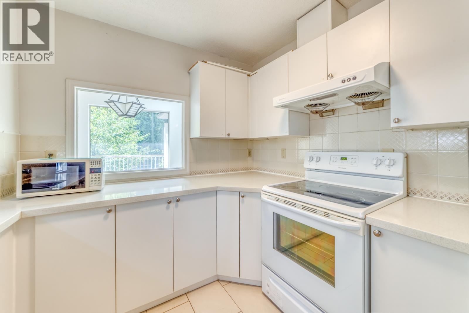 Upper 4533 W 16th Ave, Vancouver, British Columbia  V6R 3E8 - Photo 21 - R3102649