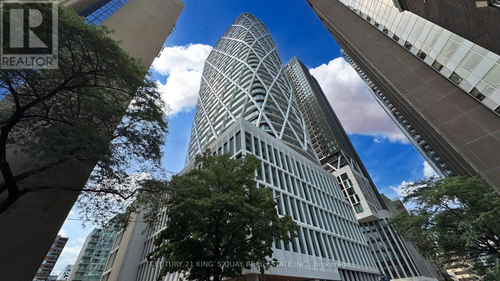 2417 - 230 Simcoe Street, Toronto, Ontario  M5T 1T4 - Photo 2 - C13081472