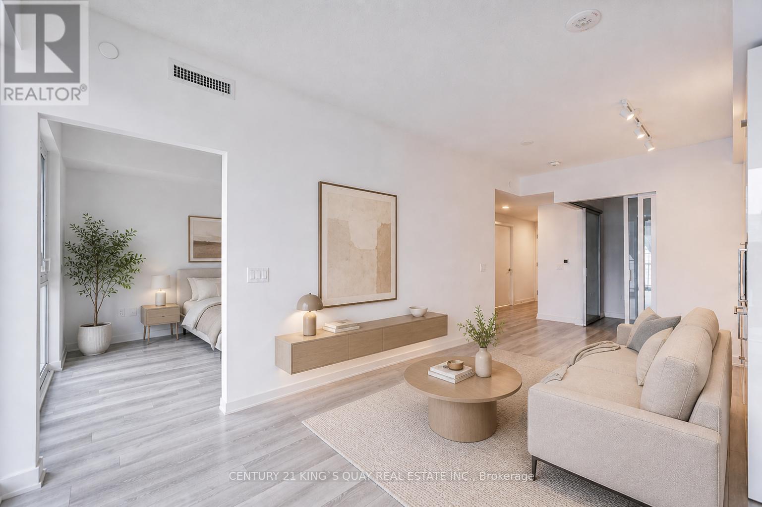 2417 - 230 Simcoe Street, Toronto, Ontario  M5T 1T4 - Photo 4 - C13081472