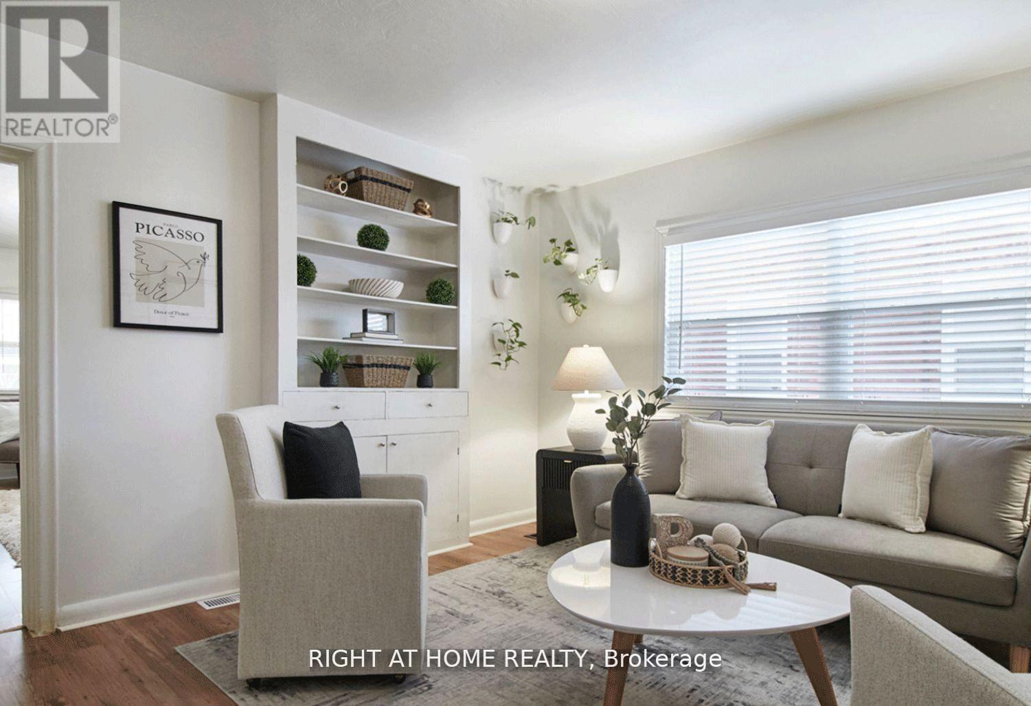 MAIN - 124 AGNES STREET, Oshawa, Ontario
