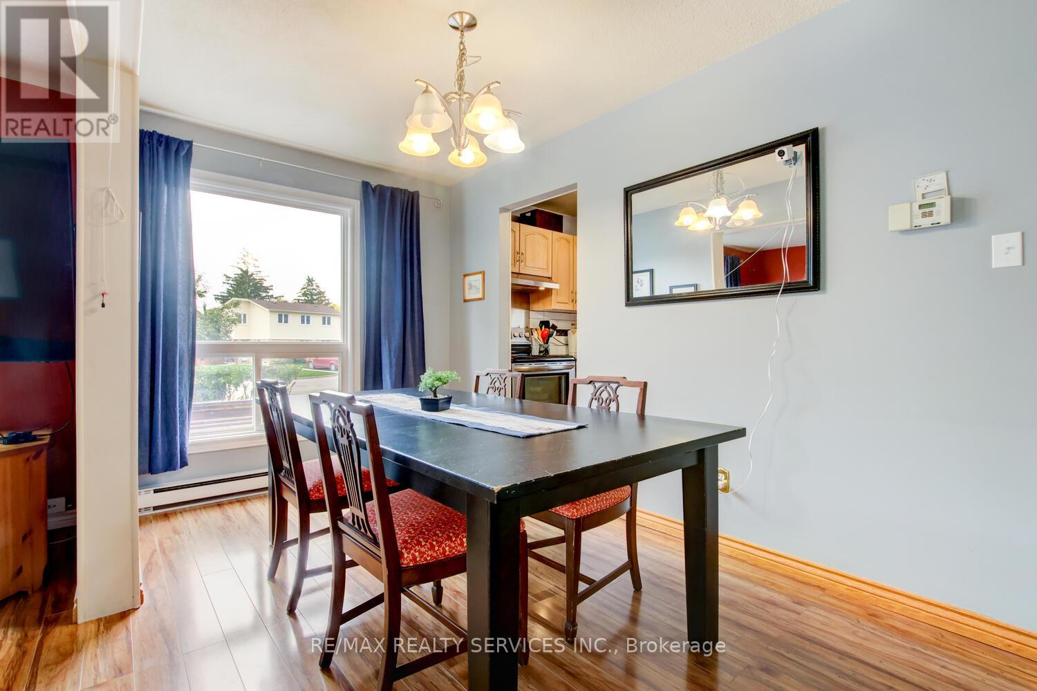 7 Hamlet Court, Brampton, Ontario  L6S 1X5 - Photo 10 - W13023638