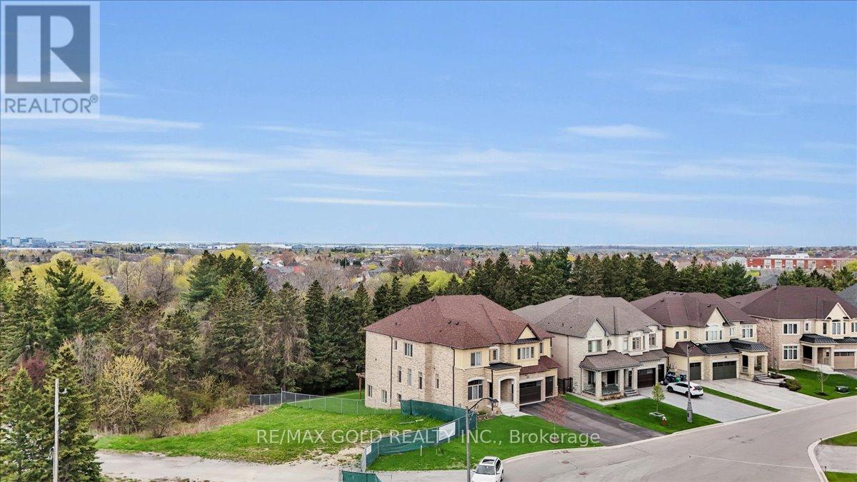 6628 Rothschild Trail, Mississauga, Ontario  L5W 0A6 - Photo 4 - W13081364