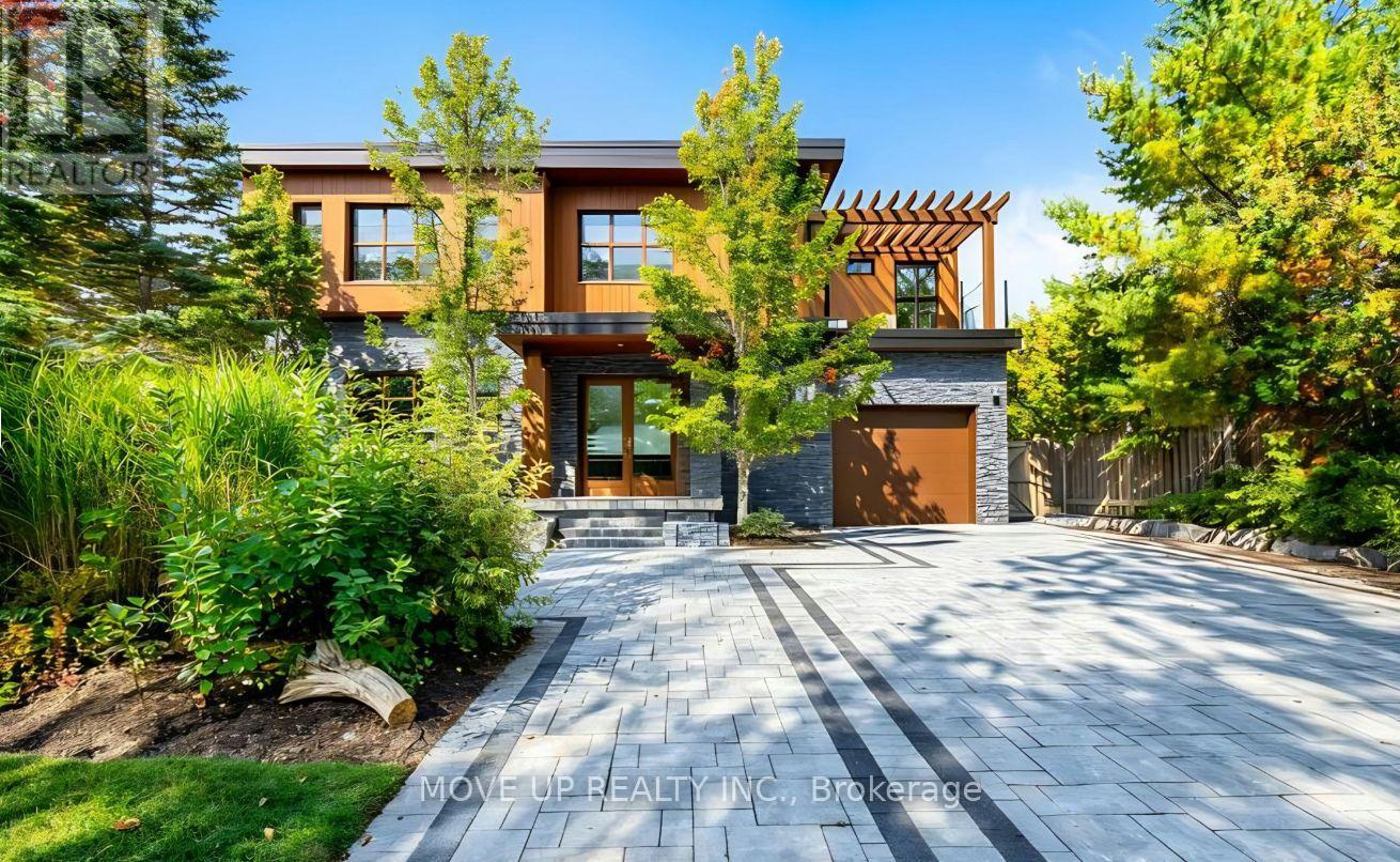 10 Hiawatha Avenue, Wasaga Beach, Ontario  L9Z 2L9 - Photo 2 - S13081470