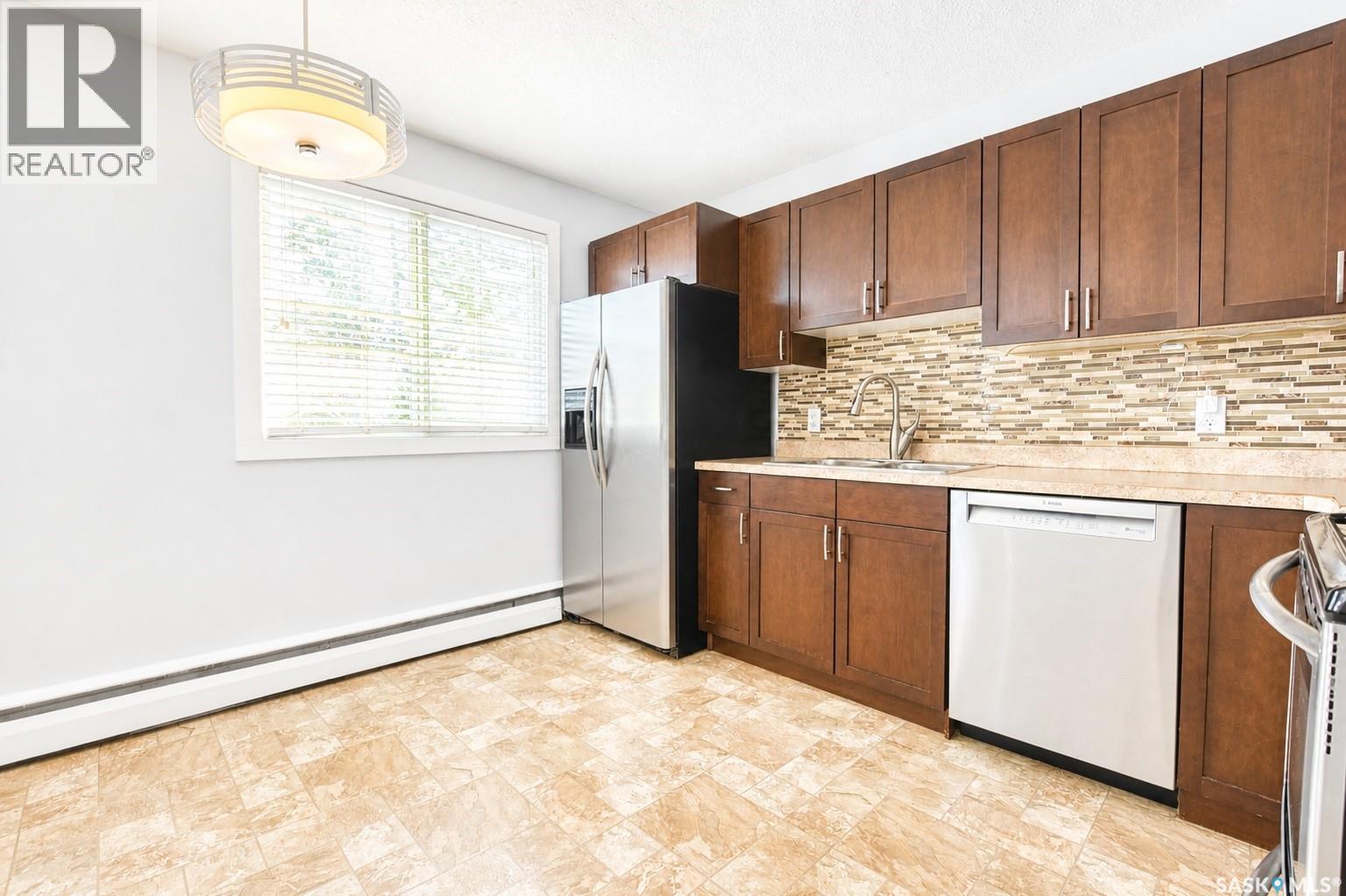 11 2121 Rae Street, Regina, Saskatchewan  S4T 2E8 - Photo 3 - SK034311