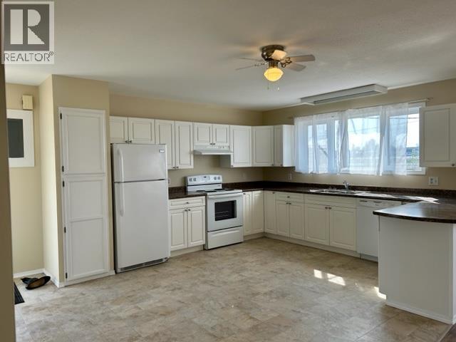 2710 Alaska Highway, Fort Nelson, British Columbia  V0C 1R0 - Photo 15 - C8071751