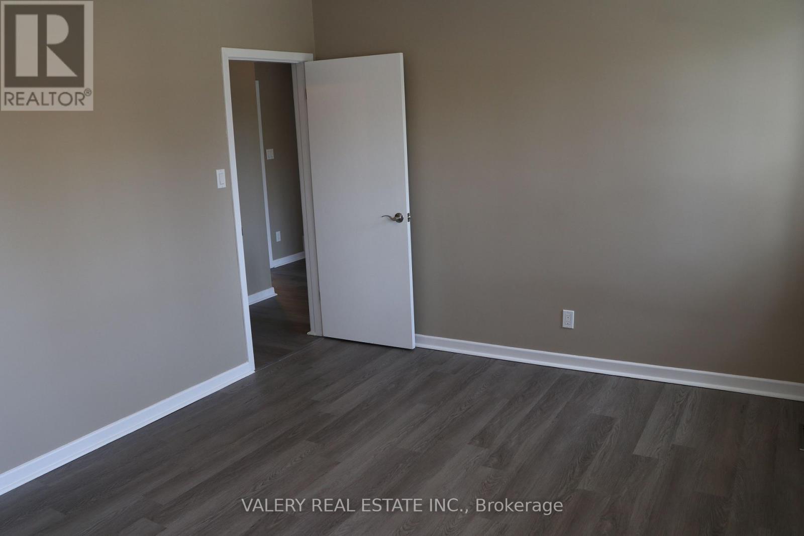 148 Allanhurst Drive, Toronto, Ontario  M9A 4K7 - Photo 8 - W13081456