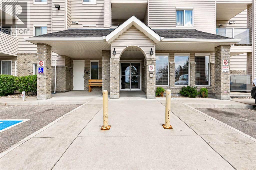 311, 1632 Saamis Drive NW, Medicine Hat, Alberta