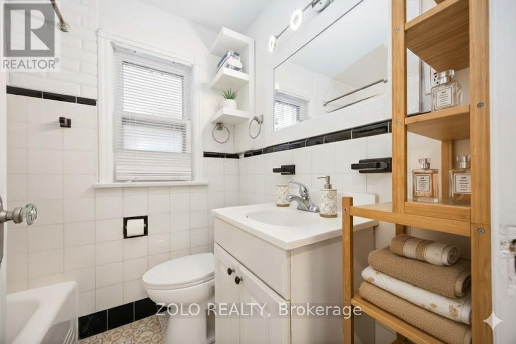 461 O'connor Drive, Toronto, Ontario  M4J 2W8 - Photo 15 - E13073042