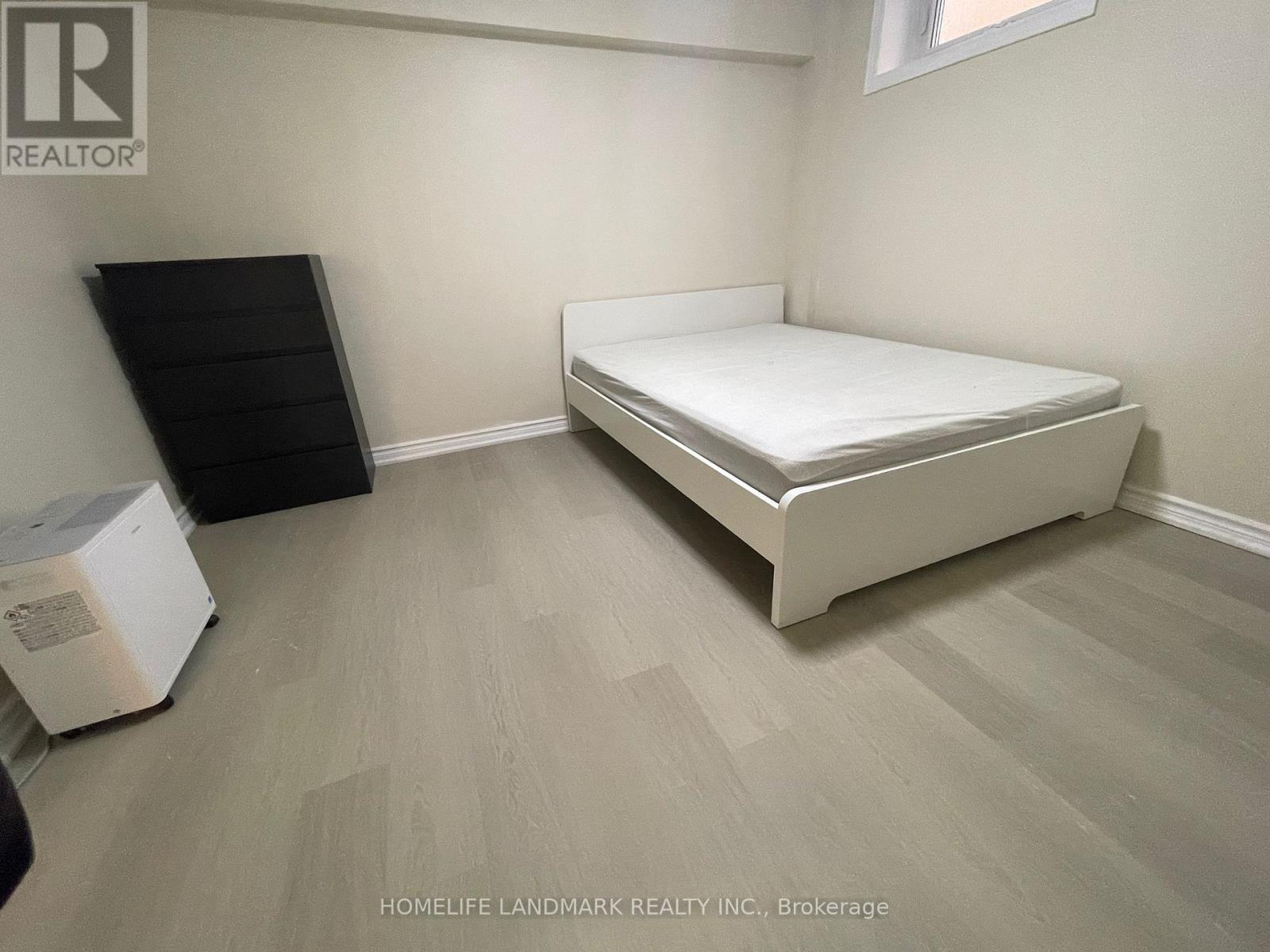 826 Winterton Way, Mississauga, Ontario  L5V 2A5 - Photo 15 - W13075348