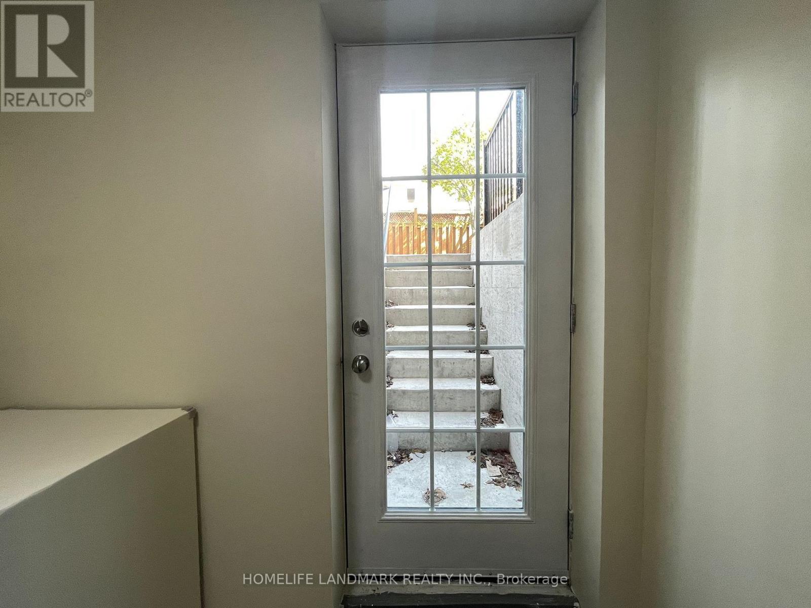 826 Winterton Way, Mississauga, Ontario  L5V 2A5 - Photo 23 - W13075348