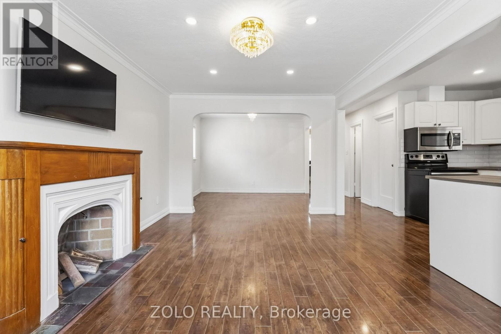 461 O'connor Drive, Toronto, Ontario  M4J 2W8 - Photo 9 - E13073042