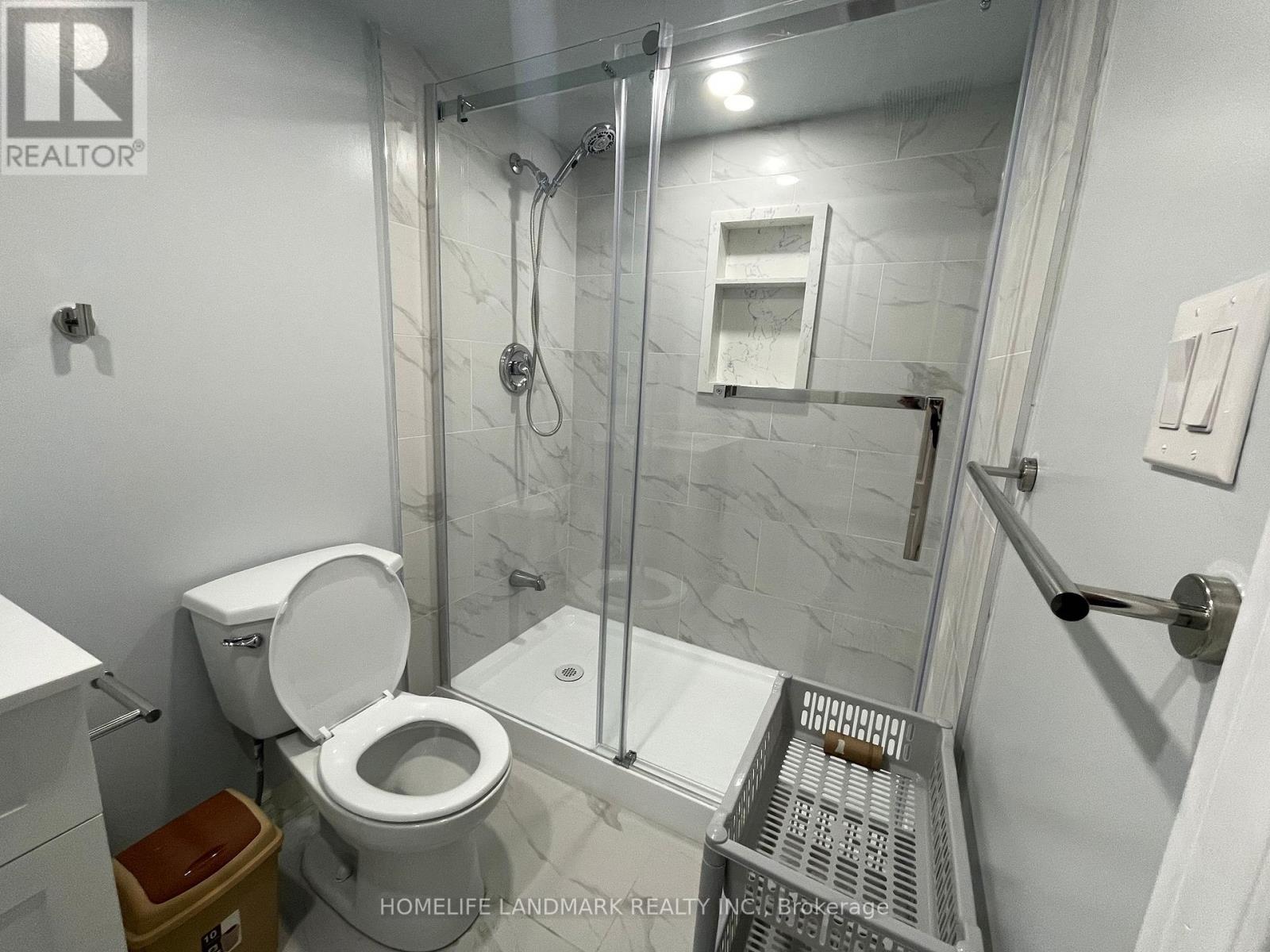 826 Winterton Way, Mississauga, Ontario  L5V 2A5 - Photo 11 - W13075348