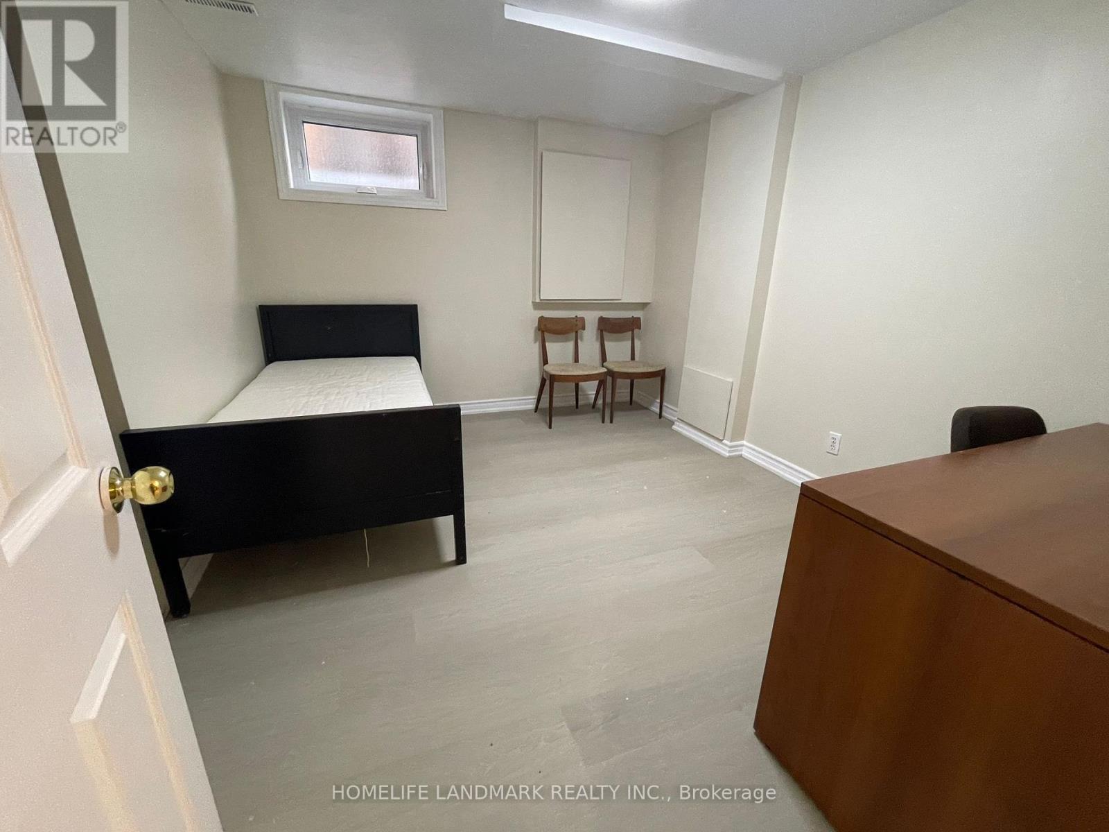 826 Winterton Way, Mississauga, Ontario  L5V 2A5 - Photo 19 - W13075348