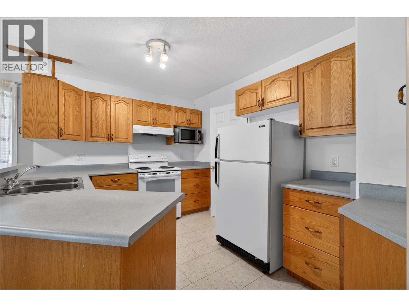 780 10 Street SW Unit# 7, Salmon Arm, British Columbia  V1E 1L9 - Photo 9 - 10385517