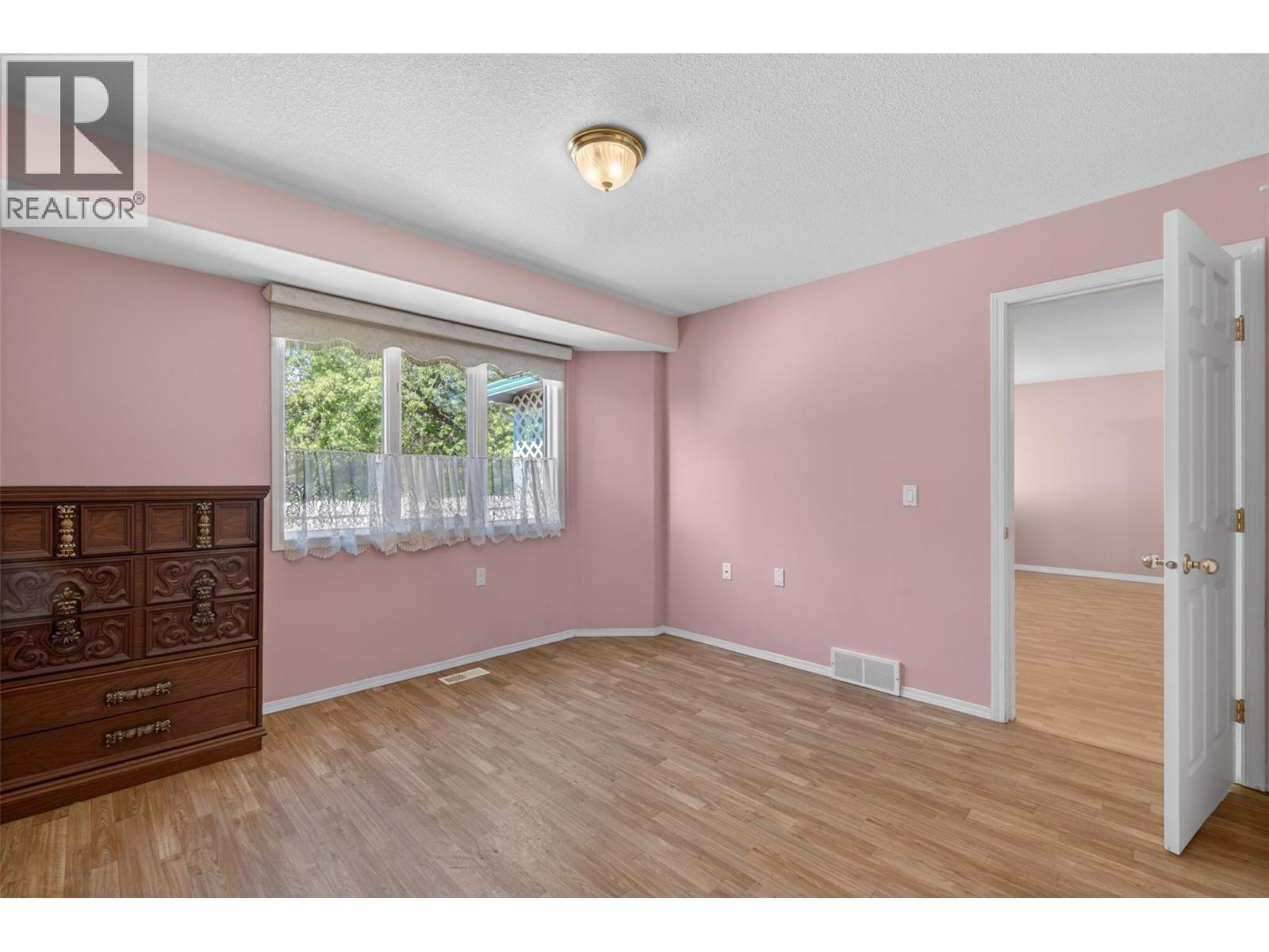 780 10 Street SW Unit# 7, Salmon Arm, British Columbia  V1E 1L9 - Photo 27 - 10385517