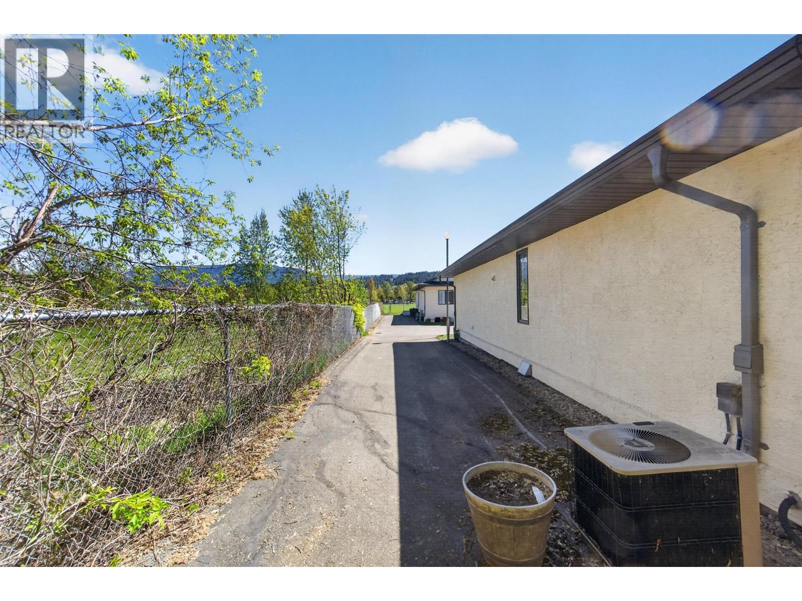 780 10 Street SW Unit# 7, Salmon Arm, British Columbia  V1E 1L9 - Photo 47 - 10385517