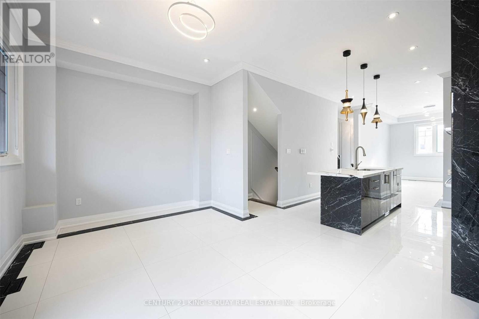 230 Mcrae Drive, Toronto, Ontario  M4G 1T5 - Photo 4 - C13081518
