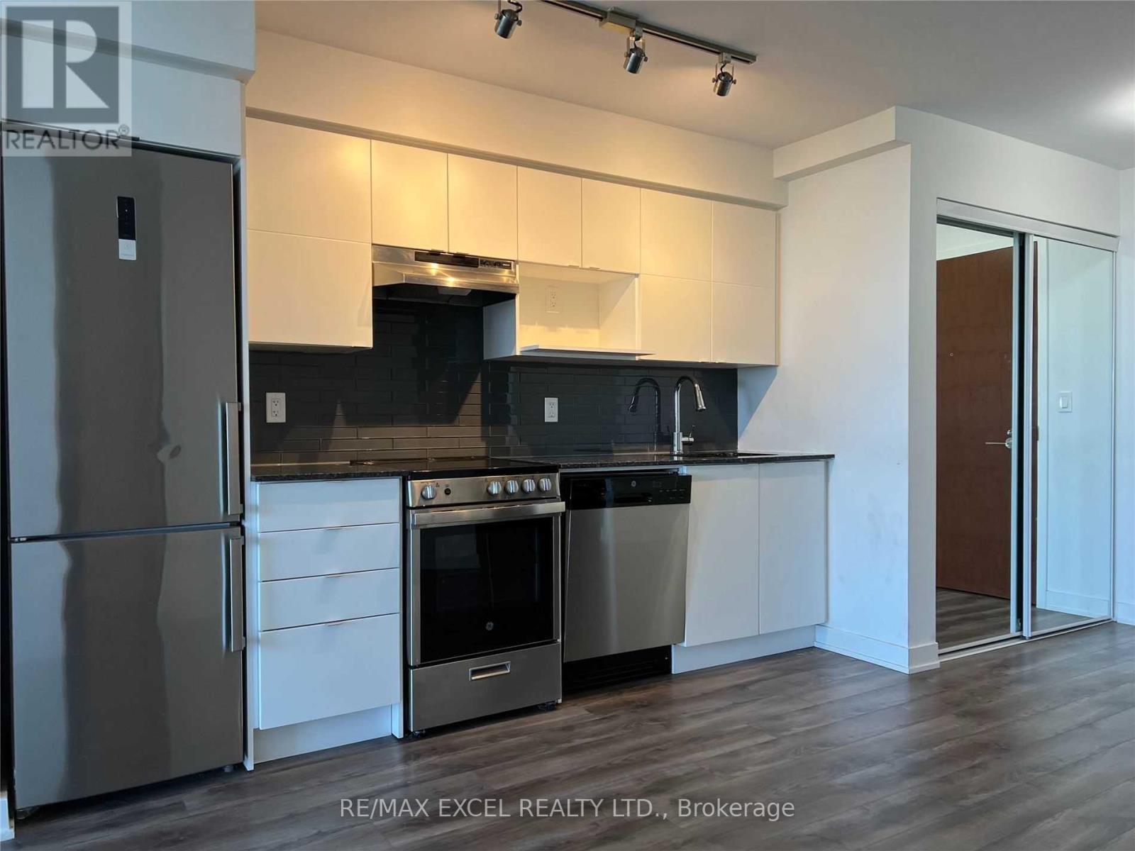 710 - 120 Varna Drive, Toronto, Ontario  M6A 0B3 - Photo 3 - C13081534