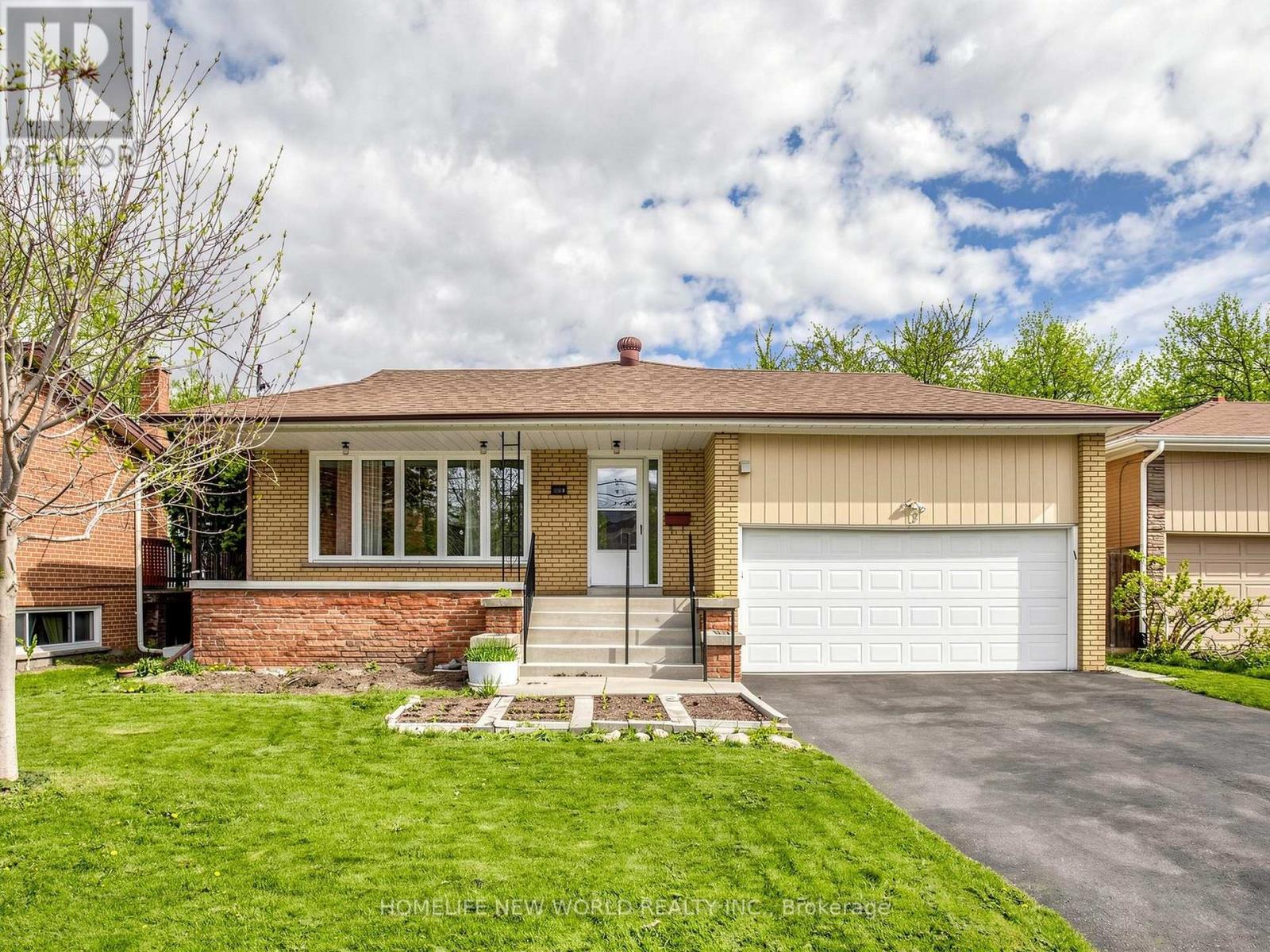 19 ROBINGROVE ROAD, Toronto, Ontario