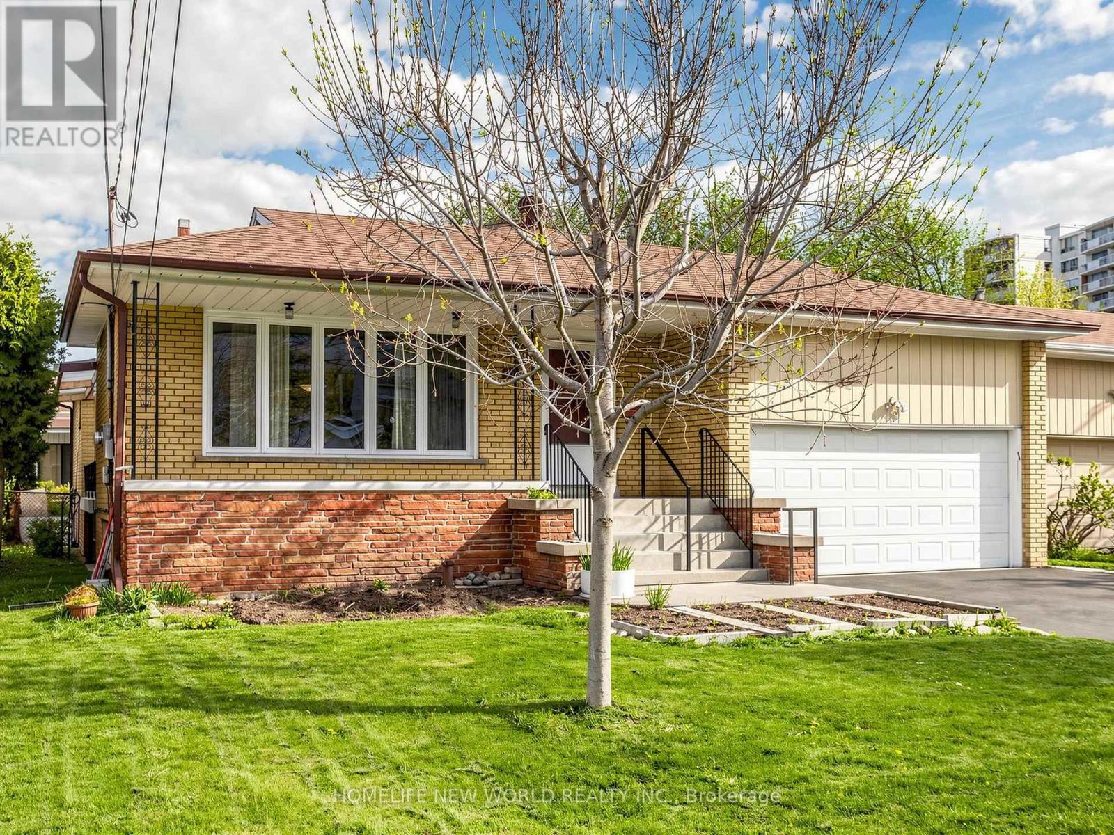19 Robingrove Road, Toronto, Ontario  M2R 2Z6 - Photo 2 - C13081574