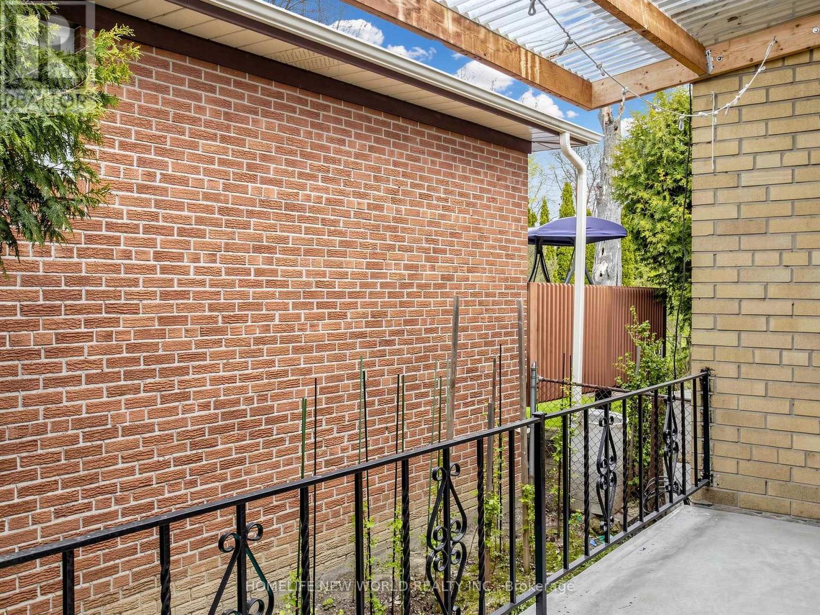 19 Robingrove Road, Toronto, Ontario  M2R 2Z6 - Photo 36 - C13081574