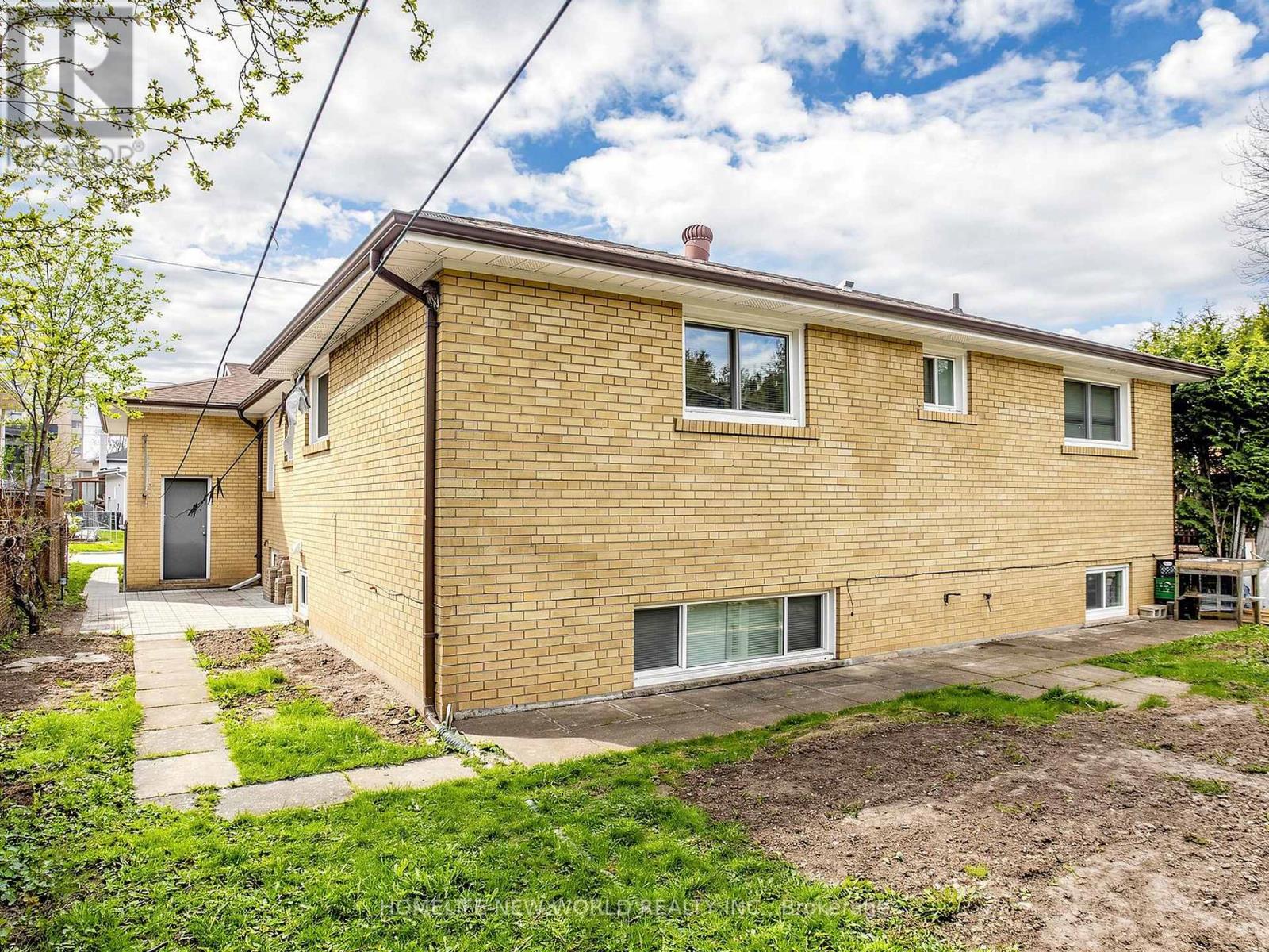 19 Robingrove Road, Toronto, Ontario  M2R 2Z6 - Photo 38 - C13081574