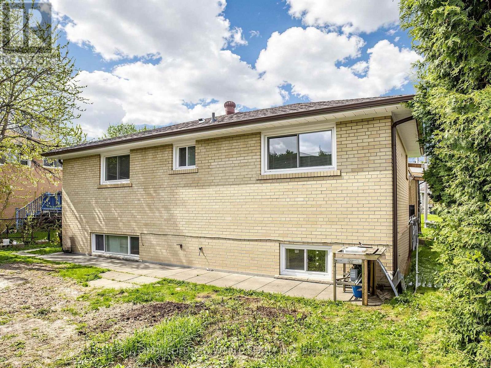 19 Robingrove Road, Toronto, Ontario  M2R 2Z6 - Photo 39 - C13081574