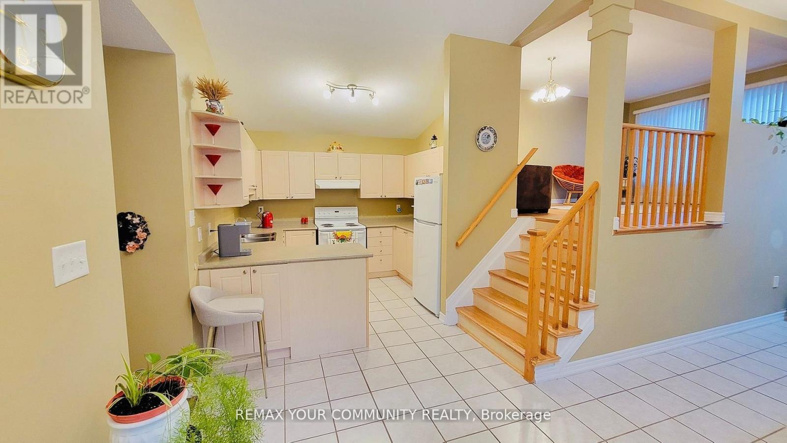 Main Level - 20 Veseli Court N, Bradford West Gwillimbury (Bradford), Ontario  L3Z 3C3 - Photo 10 - N13081540