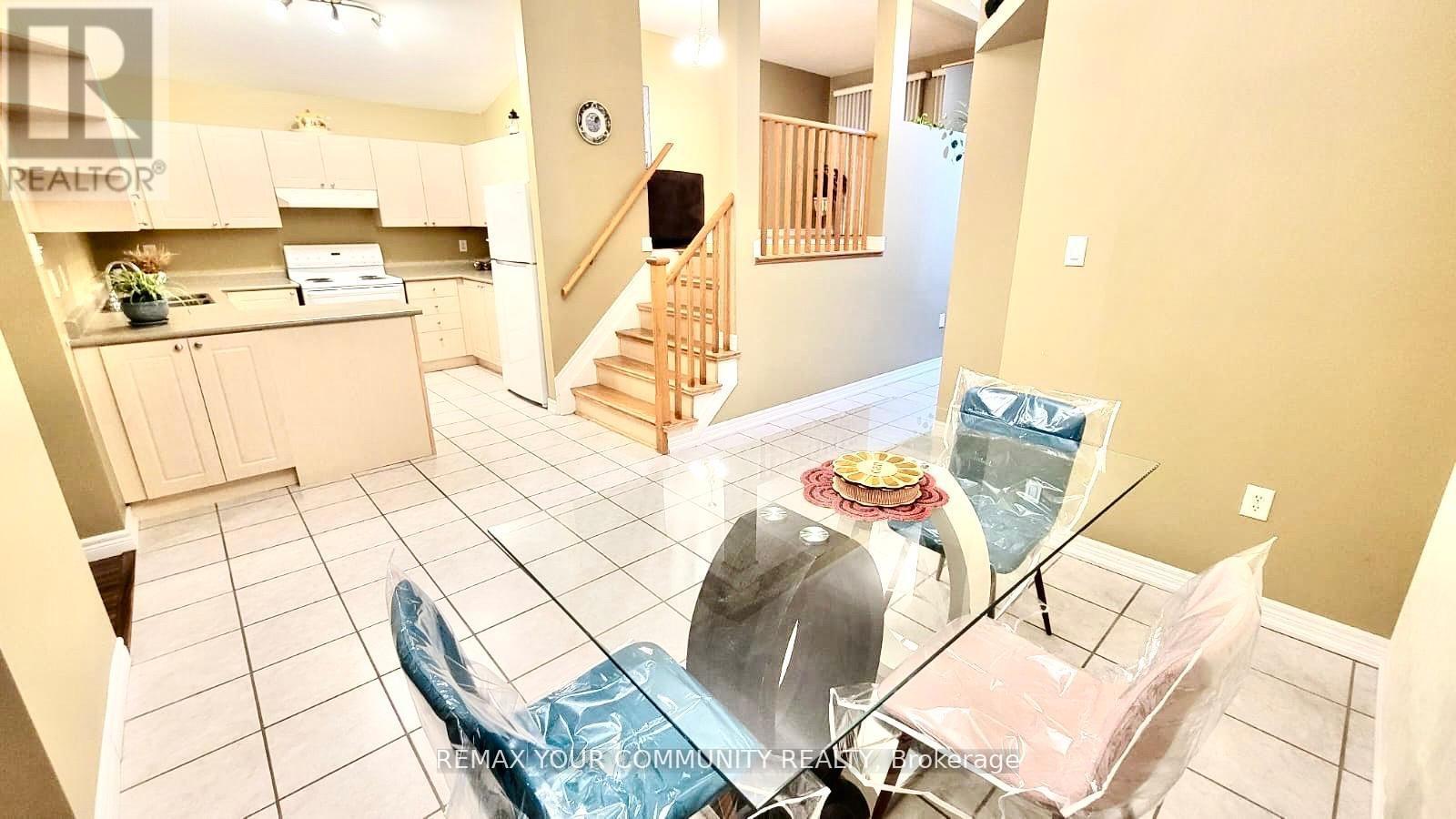 Main Level - 20 Veseli Court N, Bradford West Gwillimbury (Bradford), Ontario  L3Z 3C3 - Photo 17 - N13081540