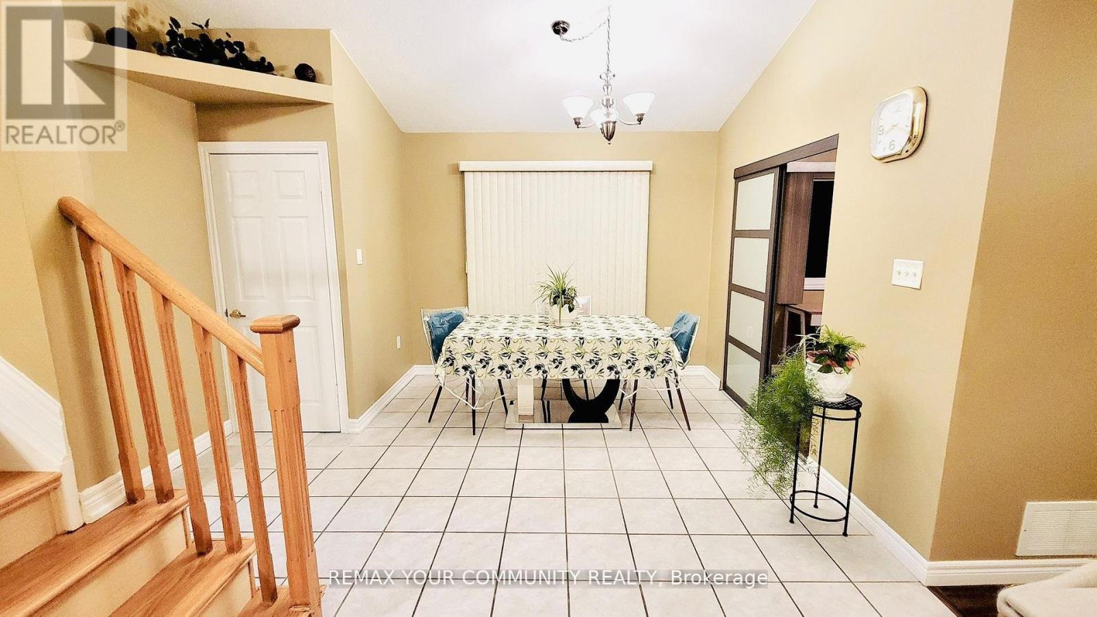 Main Level - 20 Veseli Court N, Bradford West Gwillimbury (Bradford), Ontario  L3Z 3C3 - Photo 19 - N13081540